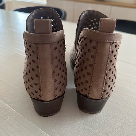 Leather Steve Madden Booties Size 8 - Picture 3 of 8